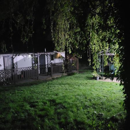 Vila Au Jardin D'Eden Hastiere-par-dela Exteriér fotografie